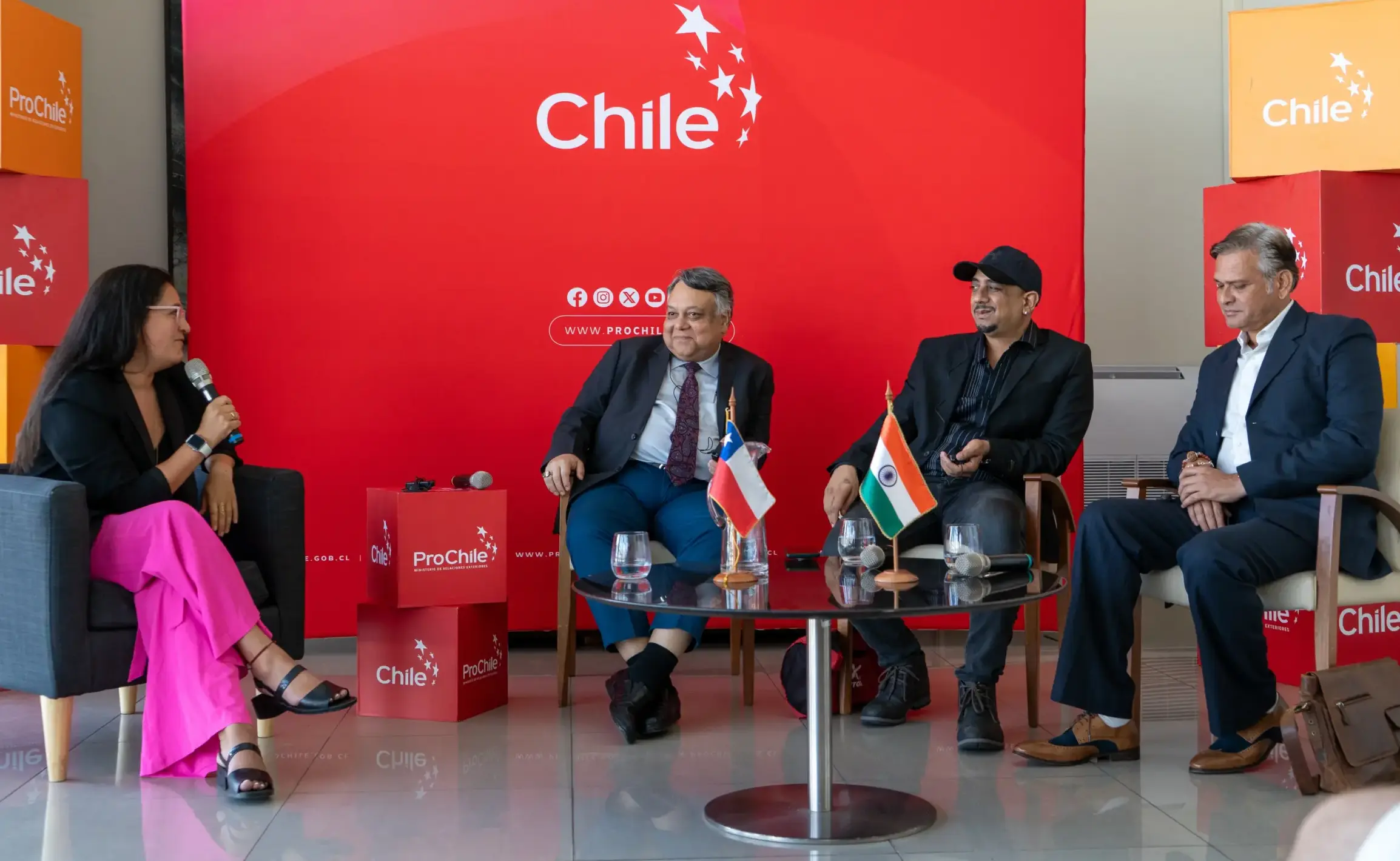 delegación Bollywoodense en Chile
