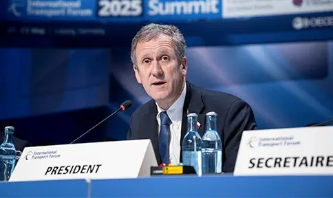Ministro Juan Muñoz foro transporte OCDE
